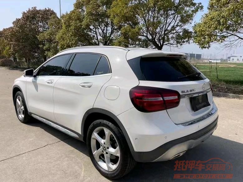盐城18年奔驰GLA8