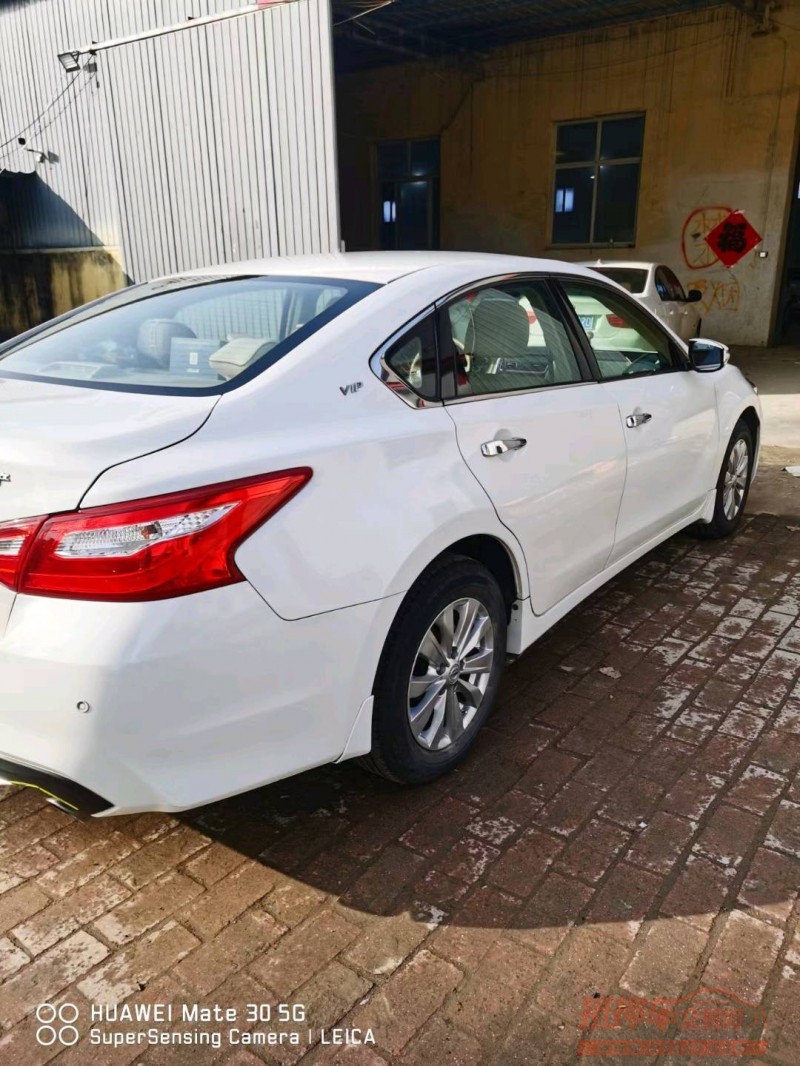 保定17年日产天籁8