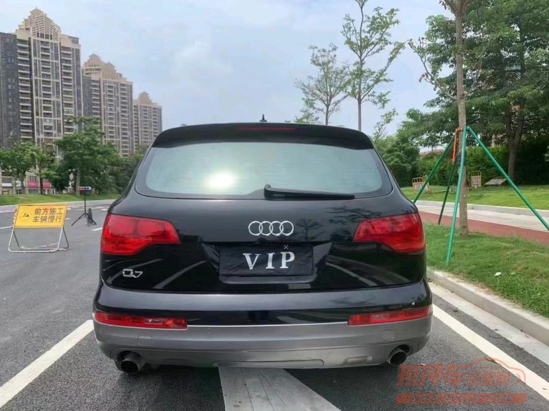 广州10年奥迪Q74