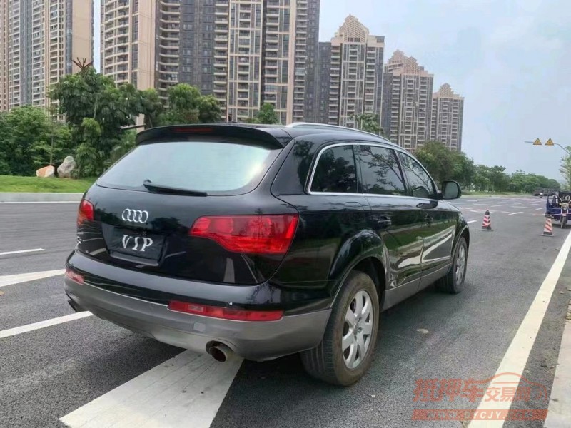 广州10年奥迪Q79