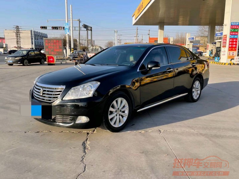 保定10年丰田皇冠5