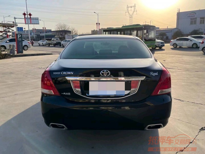 保定10年丰田皇冠9