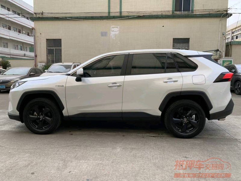 中山22年丰田RAV43