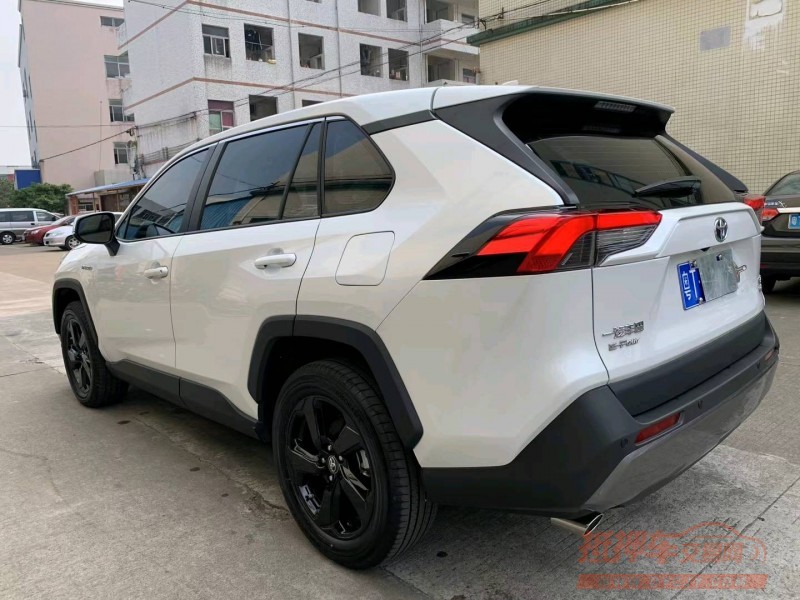 中山22年丰田RAV45