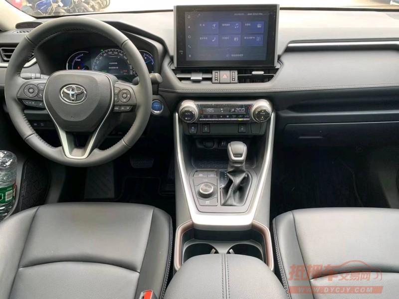 中山22年丰田RAV47
