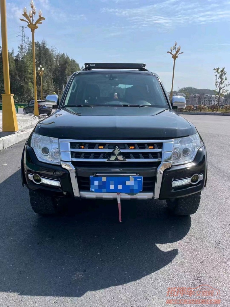 宜昌15年三菱帕杰罗1