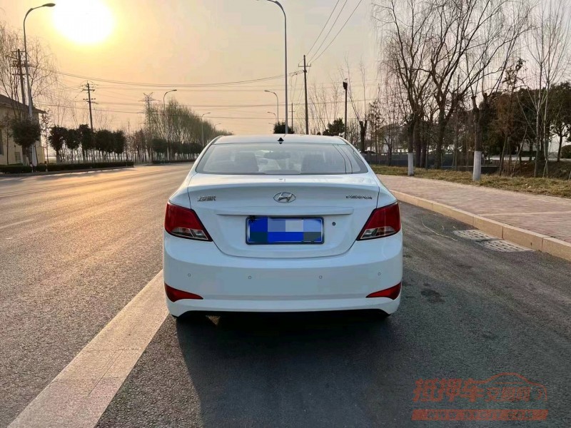 东营18年现代瑞纳2