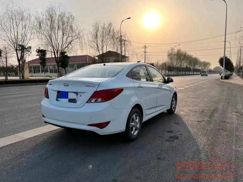 东营18年现代瑞纳8