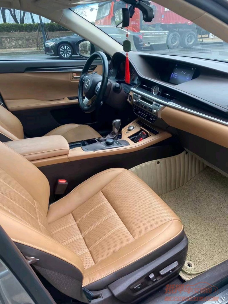 淮南17年雷克萨斯ES5