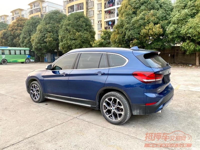 南寧22年寶馬1系1