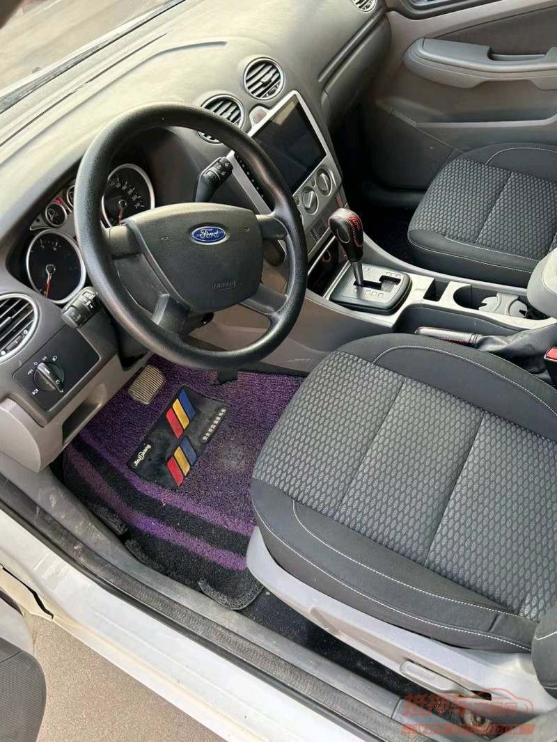 青岛13年福特福克斯3