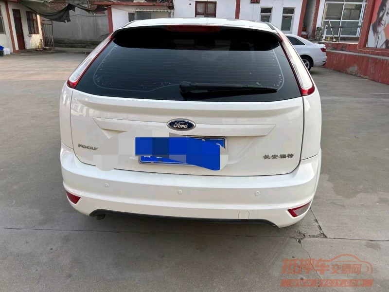 青岛13年福特福克斯7