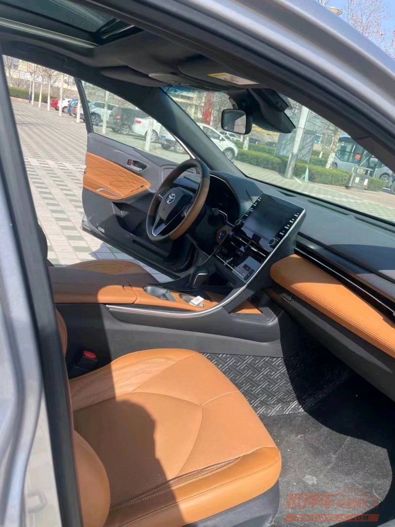 北京21年丰田亚洲龙6