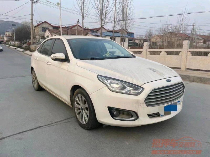 青岛16年福特福睿斯3