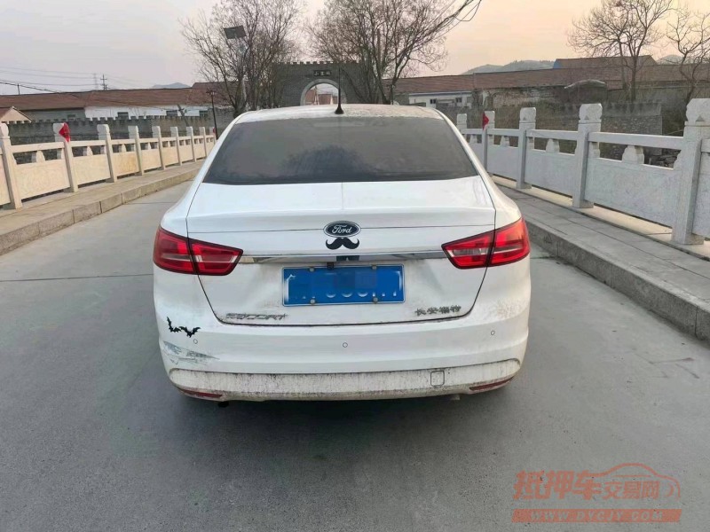 青岛16年福特福睿斯9