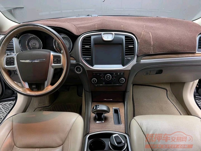 枣庄14年克莱斯勒300C7