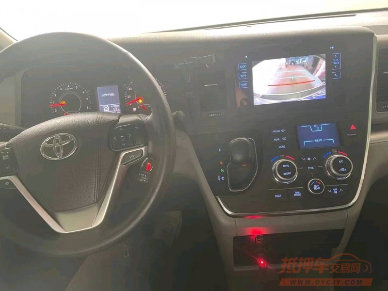 济南15年丰田塞纳6