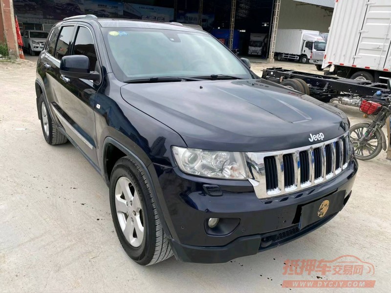 广州12年Jeep大切诺基3
