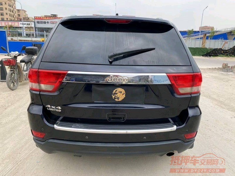 广州12年Jeep大切诺基9