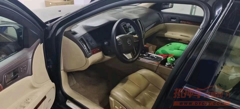 济宁11年凯迪拉克赛威4