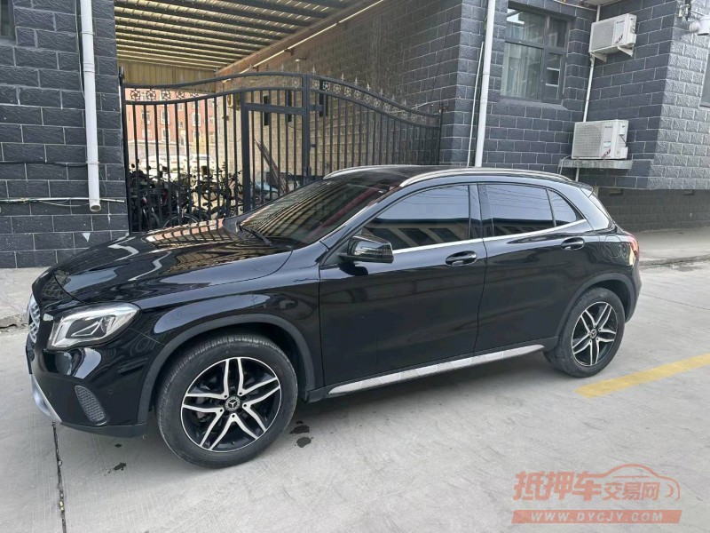 石家庄17年奔驰GLA8