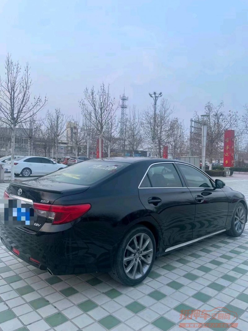 北京16年丰田锐志7