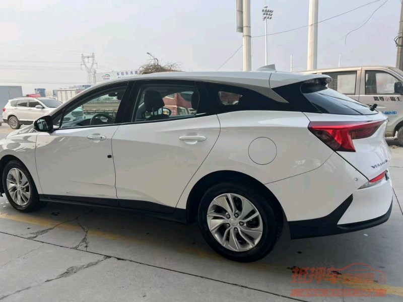 保定21年别克微蓝7