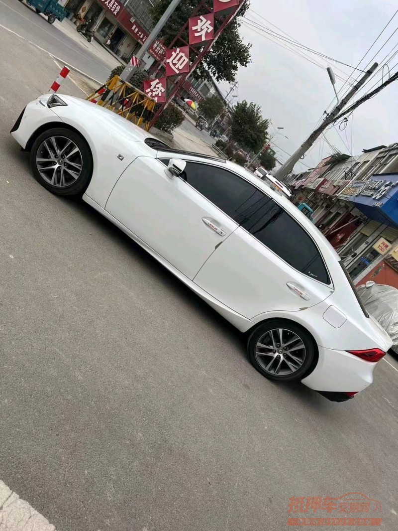 淮南18年雷克萨斯IS4