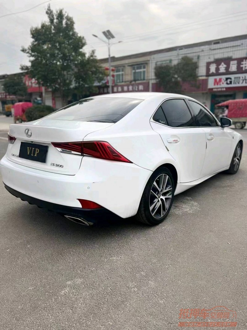 淮南18年雷克萨斯IS5