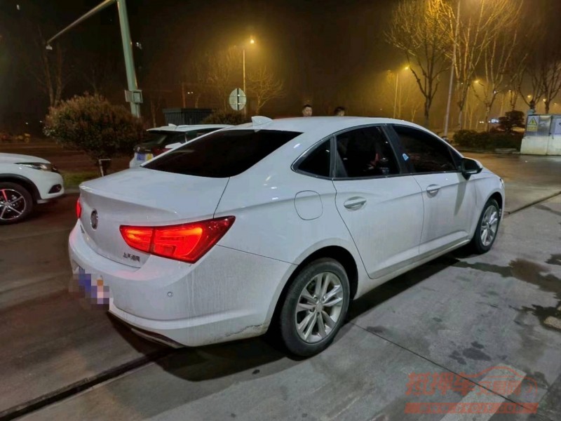 宜春18年别克威朗9