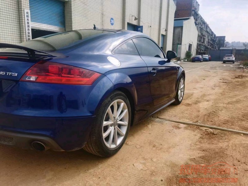 成都12年奥迪TT7