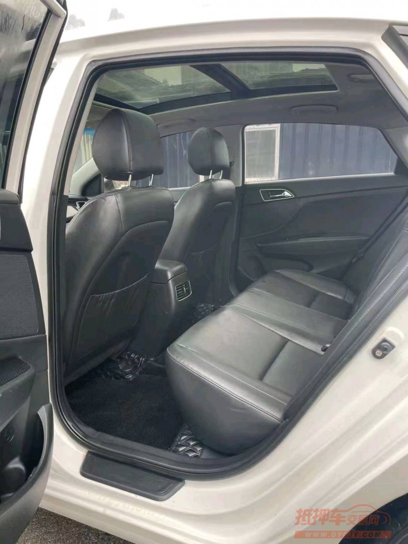 宜昌14年现代名图5