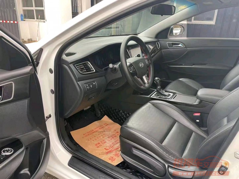 宜昌14年现代名图4