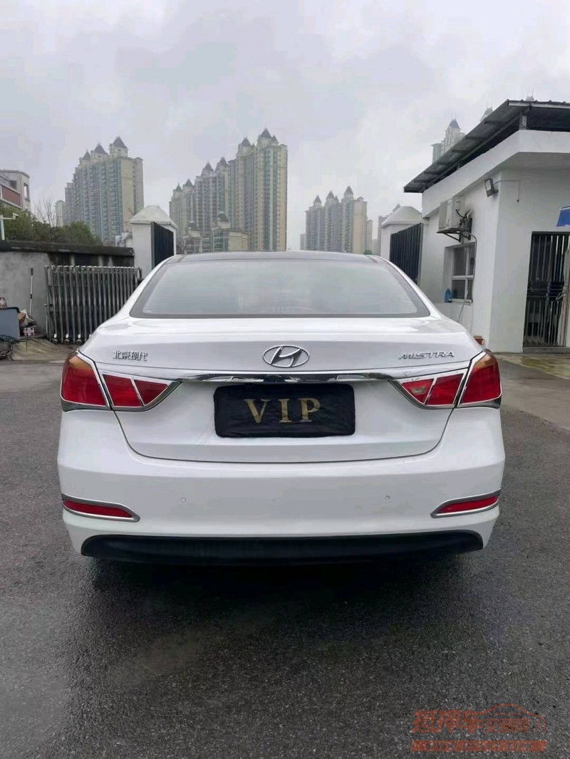 宜昌14年现代名图3