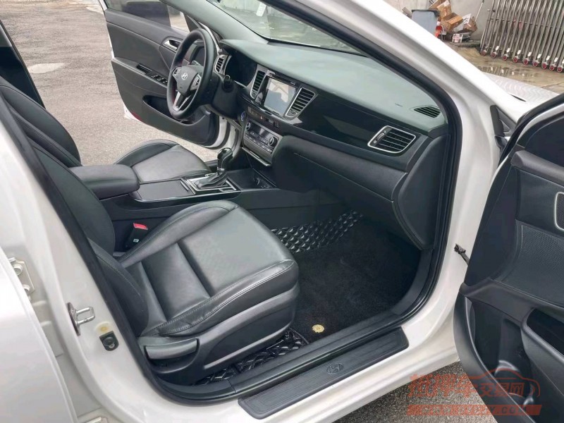 宜昌14年现代名图9