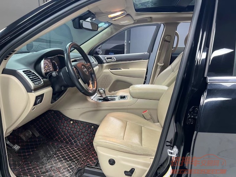 成都19年Jeep大切诺基7