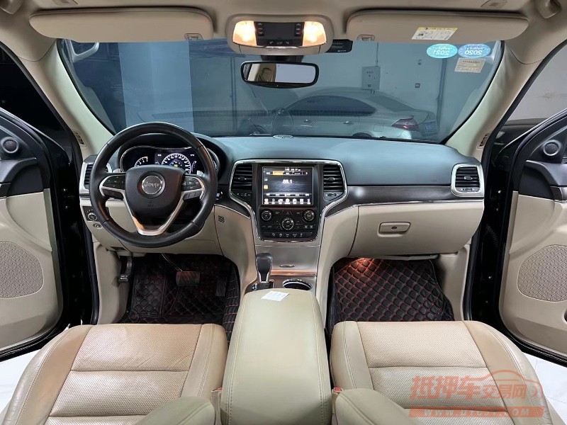 成都19年Jeep大切诺基6