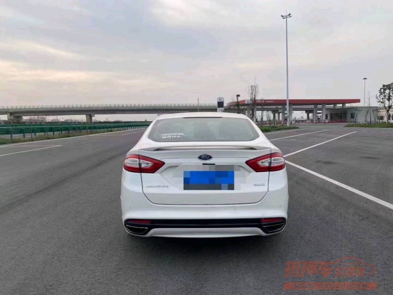 武汉15年福特蒙迪欧1