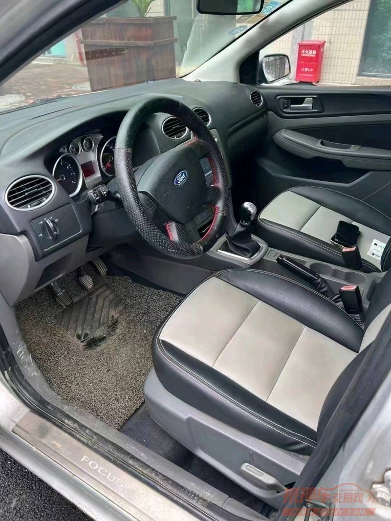中山11年福特福克斯5