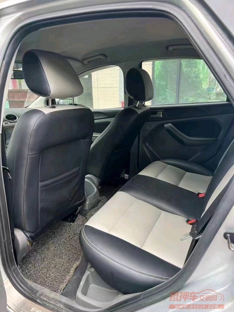 中山11年福特福克斯7