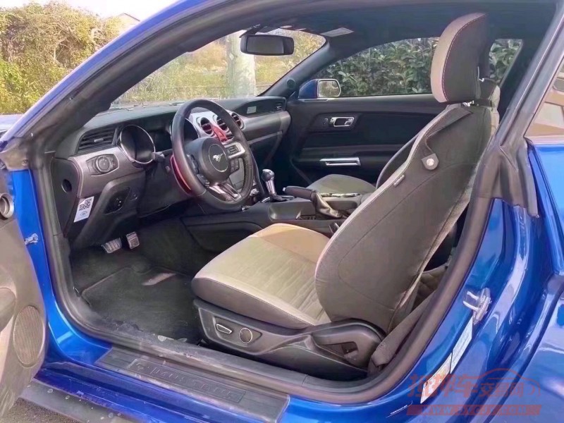 青岛17年福特野马8