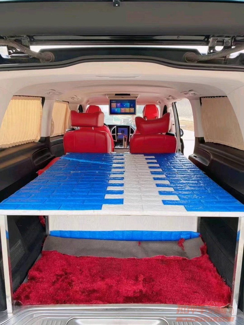 东营17年奔驰威霆3