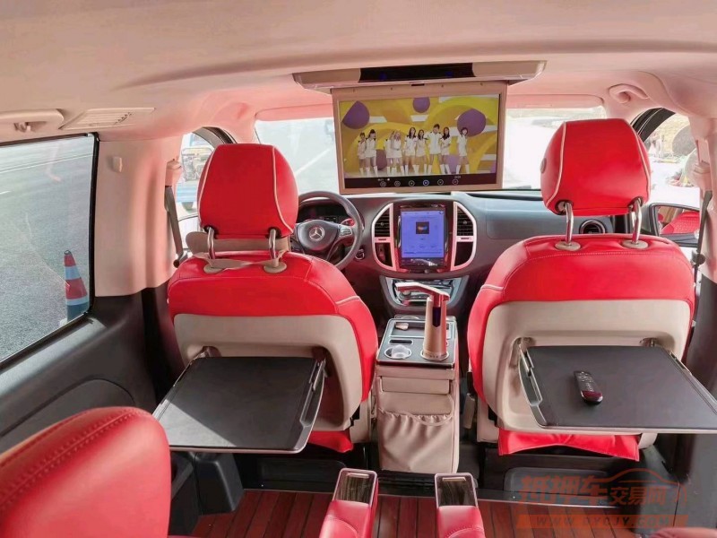 东营17年奔驰威霆7