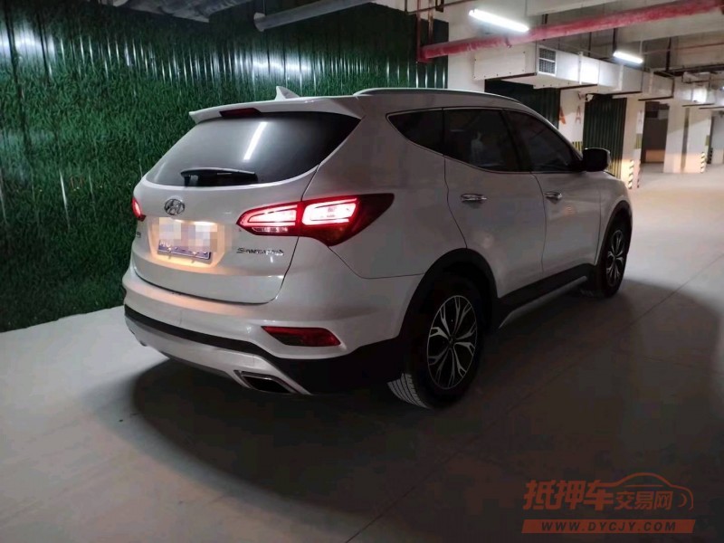 成都18年现代全新胜达7