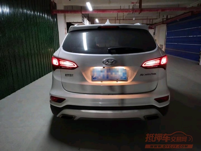 成都18年现代全新胜达9