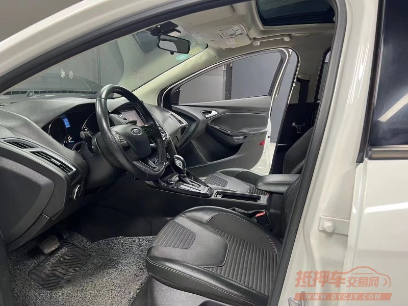 成都18年福特福克斯2