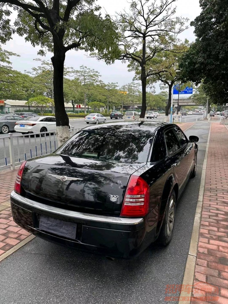 广州09年克莱斯勒300C8