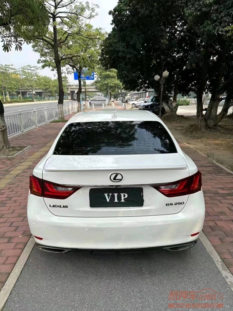 广州12年雷克萨斯GS9