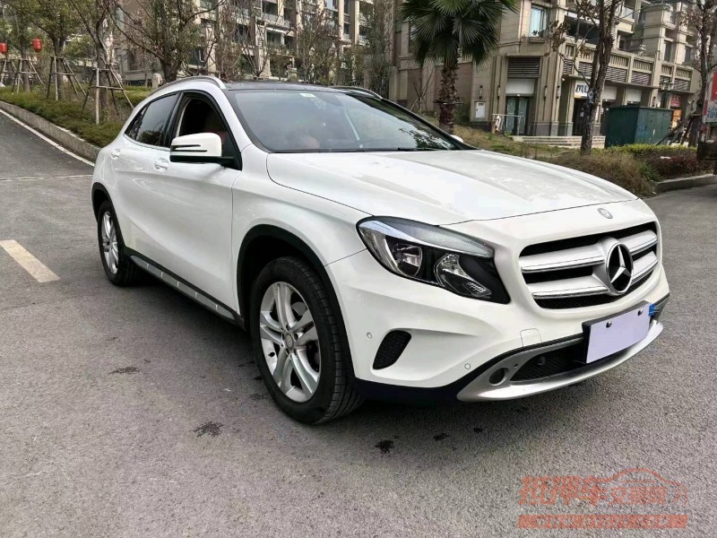 重庆16年奔驰GLA4