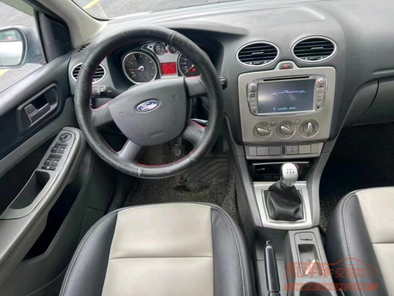 珠海12年福特福克斯6